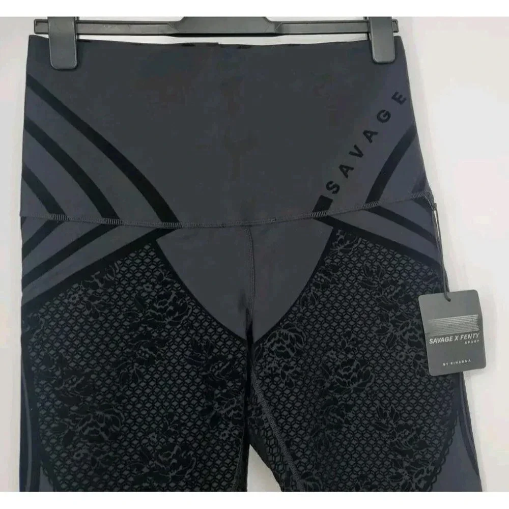 Savage X Fenty Sport Leggings Women's Black Flocked Artwork US 2X NWT - Picture 4 of 9